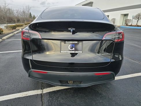 Used 2024 Tesla Model Y Long Range image 8