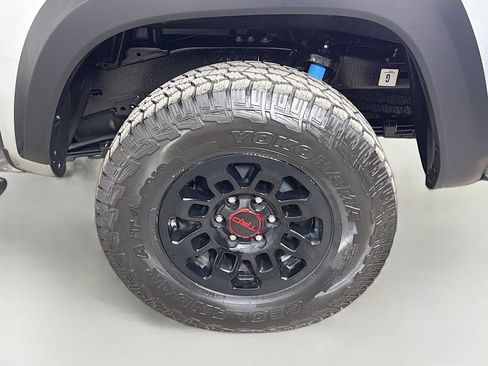 Used 2023 Toyota Tacoma TRD Off-Road w/ TRD Premium Off Road Package AWD/4WD image 28