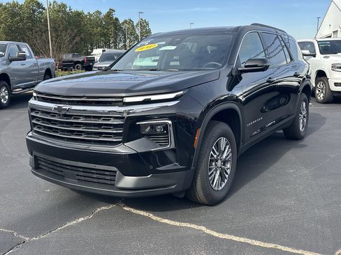 New 2025 Chevrolet Traverse LT w/ Enhanced Driving Package image 4