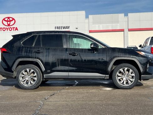 Certified 2022 Toyota RAV4 XLE Premium image 3