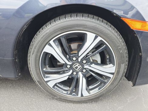 Used 2018 Honda Civic Touring image 18