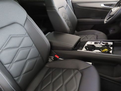 New 2026 Volkswagen Atlas Cross Sport SE image 26