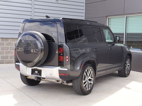 Used 2025 Land Rover Defender 110 S image 7