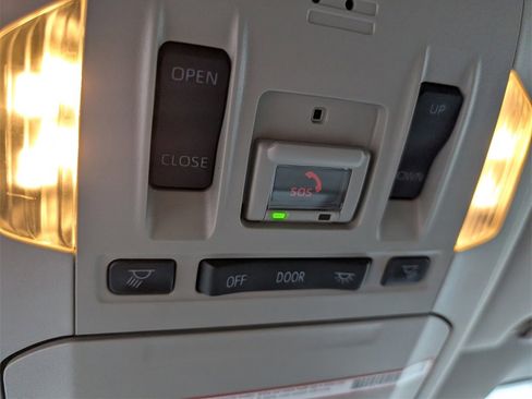 Used 2021 Toyota Highlander Limited image 13