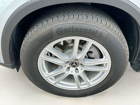 Used 2025 Mercedes-Benz GLC 300 4MATIC image 33