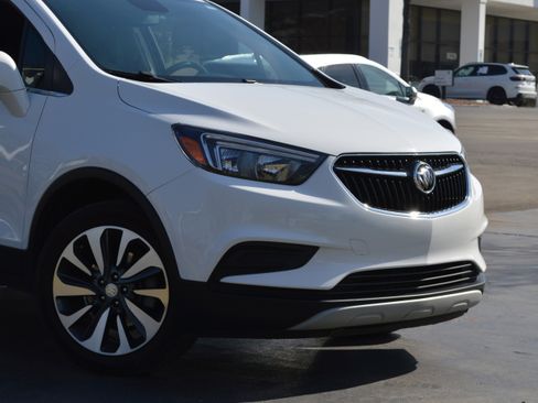 Used 2022 Buick Encore Preferred w/ Safety Package image 2