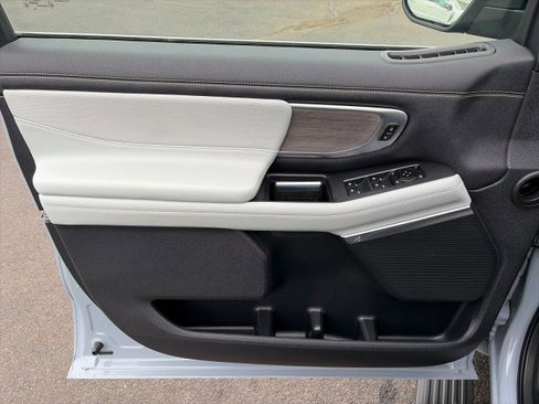 Used 2025 Ford Expedition Platinum w/ Platinum Ultimate Package image 12