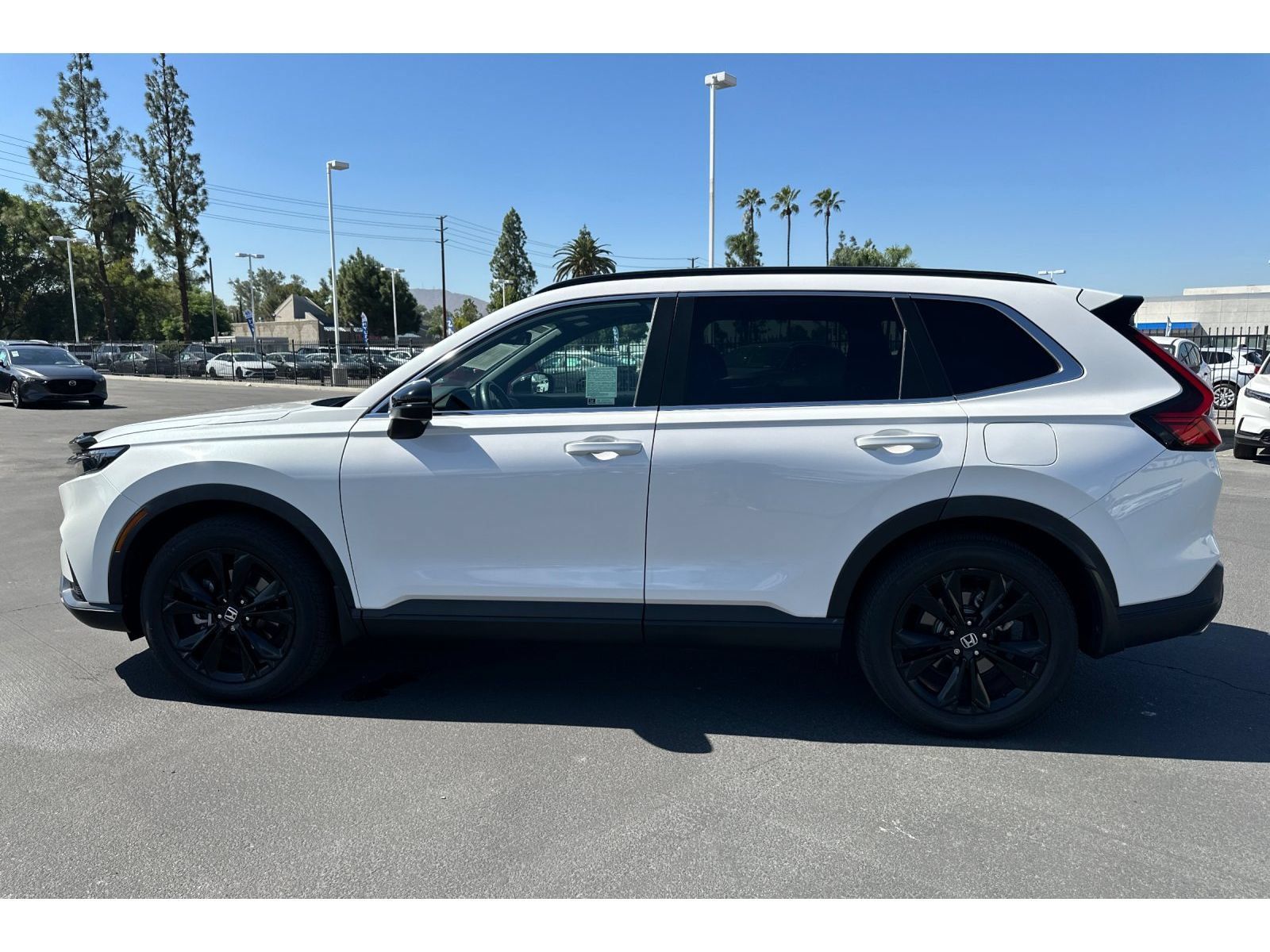 Used 2023 Honda CR-V Sport Touring image 2