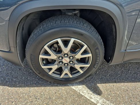 Used 2020 GMC Acadia SLE w/ Driver Convenience Package FWD image 25