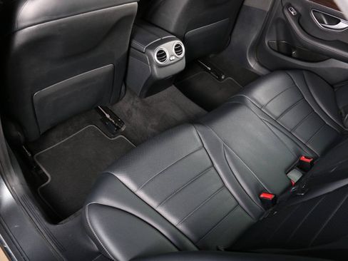 Used 2018 Mercedes-Benz C 300 Sedan image 37