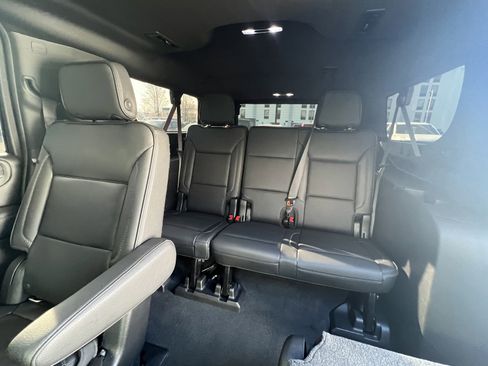 Used 2021 GMC Yukon XL Denali w/ Denali Premium Package image 13