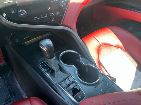 Used 2020 Toyota Camry XSE FWD image 23