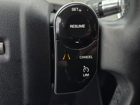 Used 2020 Land Rover Range Rover Evoque S image 23