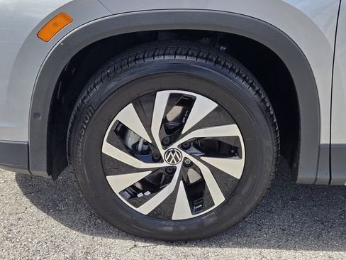 Certified 2025 Volkswagen Tiguan S image 10