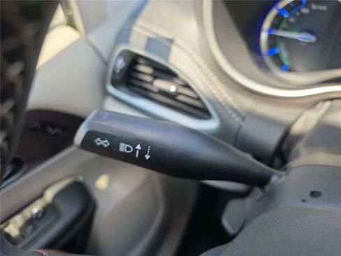 Used 2024 Chrysler Pacifica Limited FWD image 21