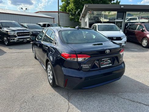 Used 2022 Toyota Corolla LE w/ Carpet Mat Package (TMS) FWD image 3