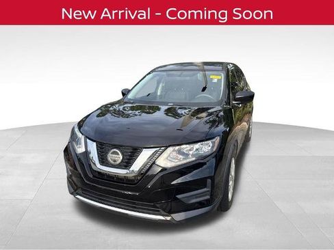 Certified 2018 Nissan Rogue S FWD image 2