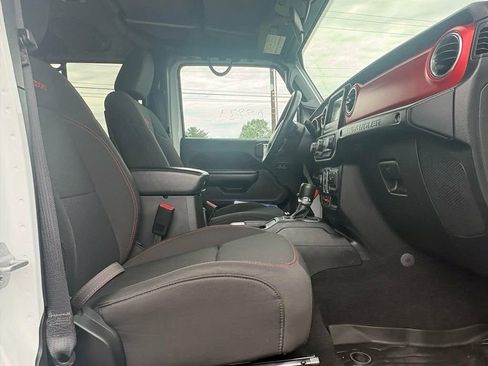 Used 2018 Jeep Wrangler Unlimited Rubicon AWD/4WD image 13