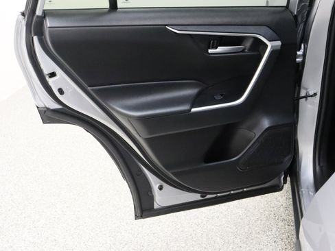 Used 2025 Toyota RAV4 XLE FWD image 26