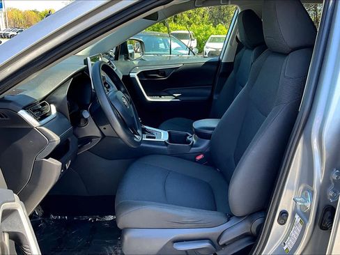 Used 2024 Toyota RAV4 LE image 8