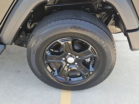 Used 2022 Jeep Wrangler Unlimited Sport AWD/4WD image 8