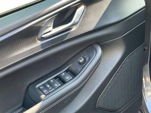 New 2025 Jeep Grand Cherokee L Laredo w/ Luxury Tech Group I image 36