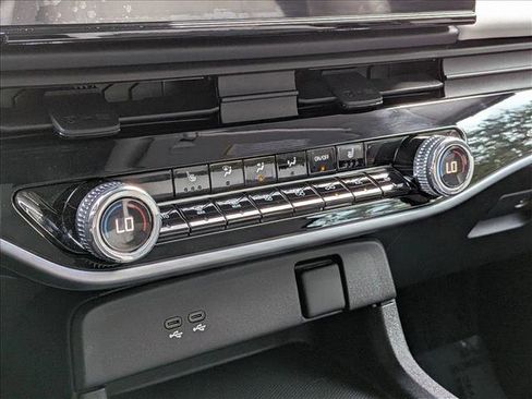 Certified 2024 Honda Prologue Touring image 15