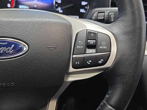 Used 2023 Ford Explorer XLT w/ Equipment Group 202A AWD/4WD image 17