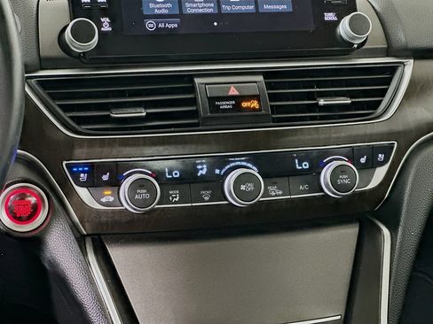 Used 2019 Honda Accord Touring image 14