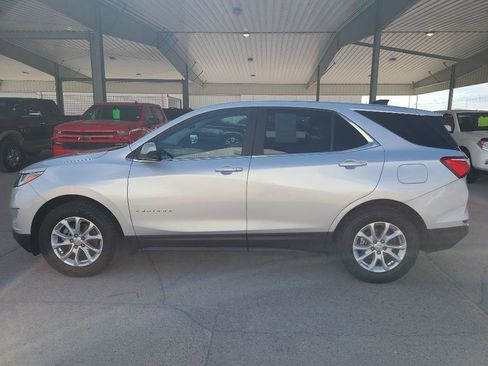 Used 2021 Chevrolet Equinox LT w/ Driver Convenience Package image 8