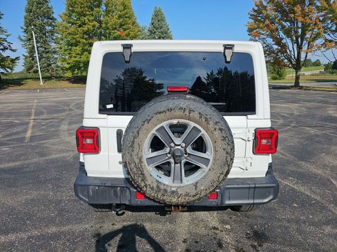 Used 2019 Jeep Wrangler Unlimited Sahara AWD/4WD image 5