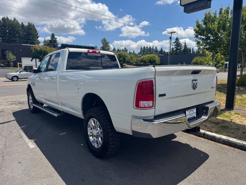 Used 2018 RAM 3500 Laramie w/ Cold Weather Group AWD/4WD image 4