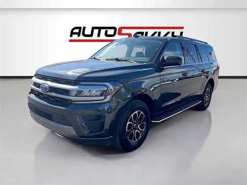 Used 2022 Ford Expedition Max XLT image 3