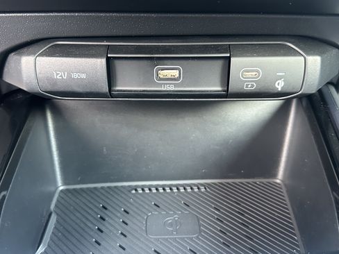 Used 2024 Kia Niro Wind w/ Wind Preserve Package FWD image 30