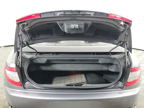 Used 2013 Maserati GranTurismo Sport image 21