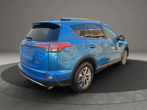 Used 2016 Toyota RAV4 XLE image 5