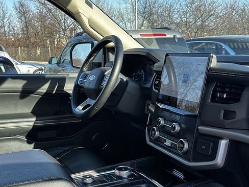 Certified 2022 Ford Expedition XLT image 33