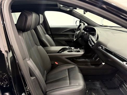 Used 2025 Cadillac Lyriq Sport image 18