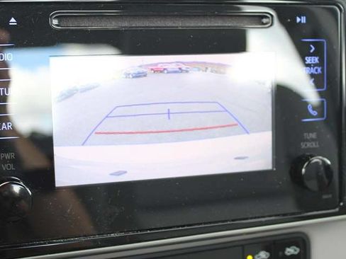 Used 2017 Toyota Corolla LE FWD image 11