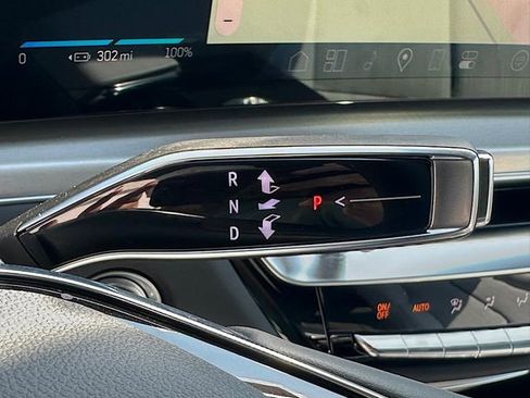 New 2025 Cadillac Lyriq Luxury image 21