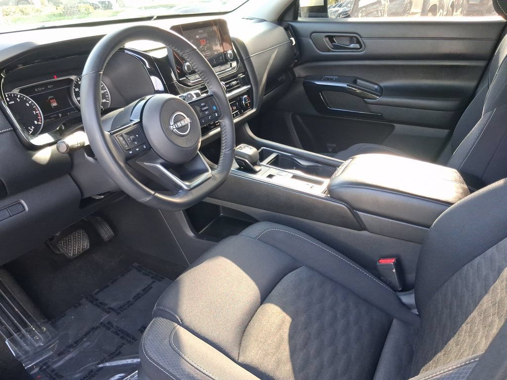 Certified 2023 Nissan Pathfinder SV FWD image 18