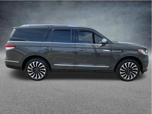 Used 2023 Lincoln Navigator Black Label AWD/4WD image 6