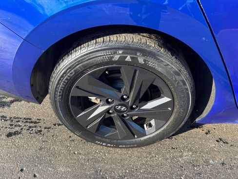 Used 2021 Hyundai Elantra SEL image 9