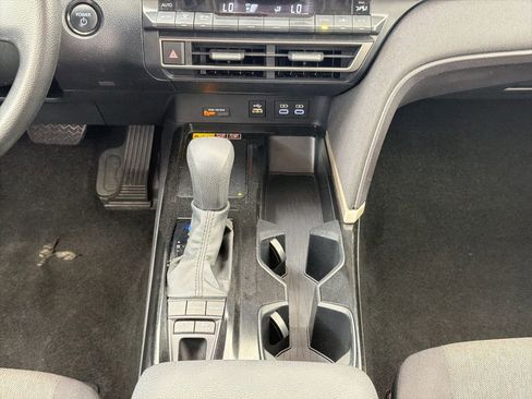 Used 2025 Toyota Camry LE FWD image 14