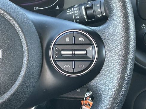 Used 2023 Kia Soul LX image 20