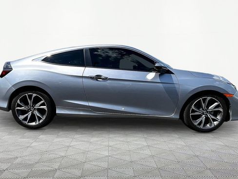 Used 2019 Honda Civic Touring image 8