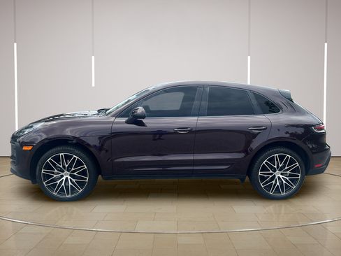 Certified 2023 Porsche Macan AWD/4WD image 2
