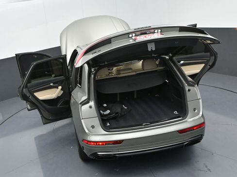 Used 2024 Audi Q5 e Premium Plus w/ Premium Plus Package image 53