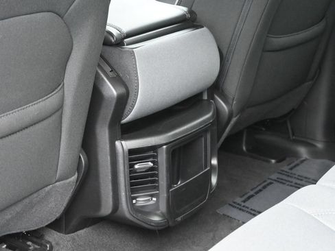 Used 2022 RAM 1500 Big Horn AWD/4WD image 30