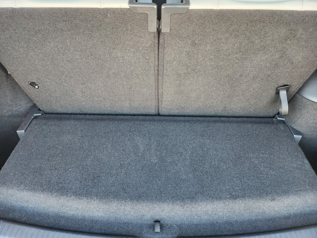 Used 2021 Volkswagen Tiguan SE w/ Panoramic Sunroof Package FWD image 24